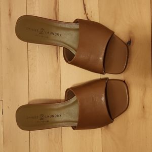 Chinese Laundry Camel coloured slide sandals size 8.5 M
